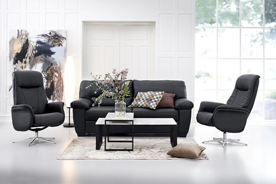 kaffe prototype Compose Bo•Bedre | Møbler og boligtilbehør til dit hjem | Bo•Bedre. Manzano 3 pers. sofa og 2 stk Prag lænestole kaffe prototype Compose Bo•Bedre | Møbler og boligtilbehør til dit hjem | Bo•Bedre. Manzano 3 pers. sofa og 2 stk Prag lænestole
