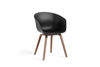 Billede af About a chair 22 Walnut base Black shell