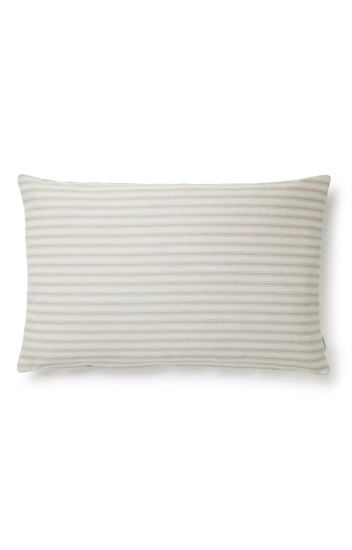 Billede af Fine Stripe Outdoor pude, 40x60cm